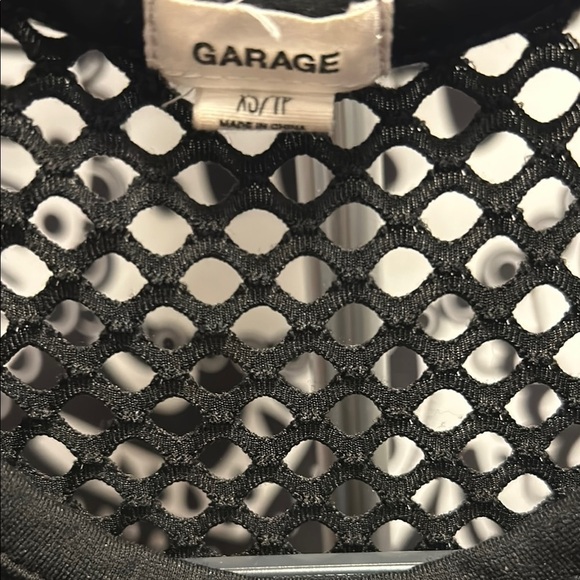 Elegant Black Sleeveless Dress - Picture 2 of 3